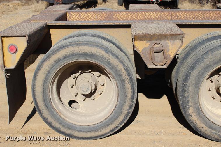 image for item EC9360 1998 Eager Beaver 50GSL lowboy equipment trailer