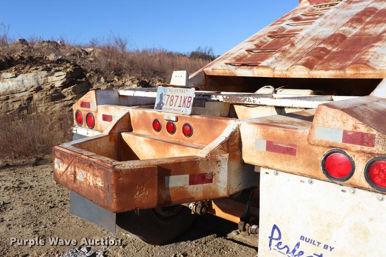 image for item EC9363 1992 CPS bottom dump trailer