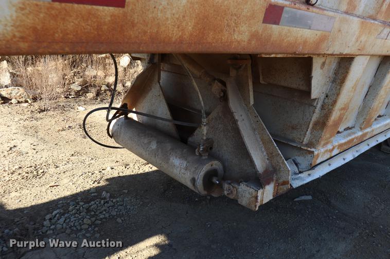 image for item EC9363 1992 CPS bottom dump trailer