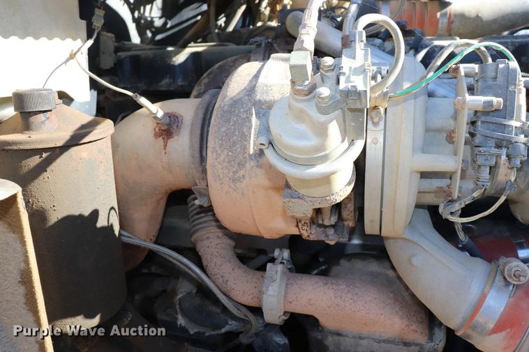 image for item EC9364 2005 Mack CX613 semi truck