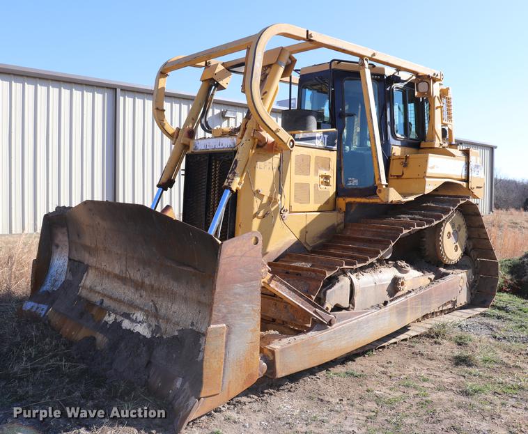 image for item EC9367 2005 Caterpillar D6R XW Series II dozer