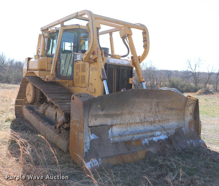 image for item EC9367 2005 Caterpillar D6R XW Series II dozer