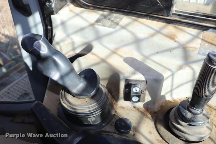 image for item EC9367 2005 Caterpillar D6R XW Series II dozer