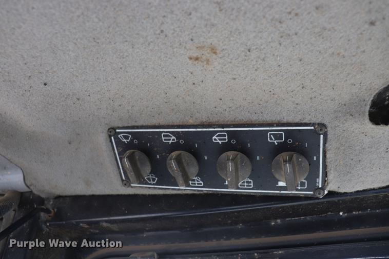 image for item EC9367 2005 Caterpillar D6R XW Series II dozer