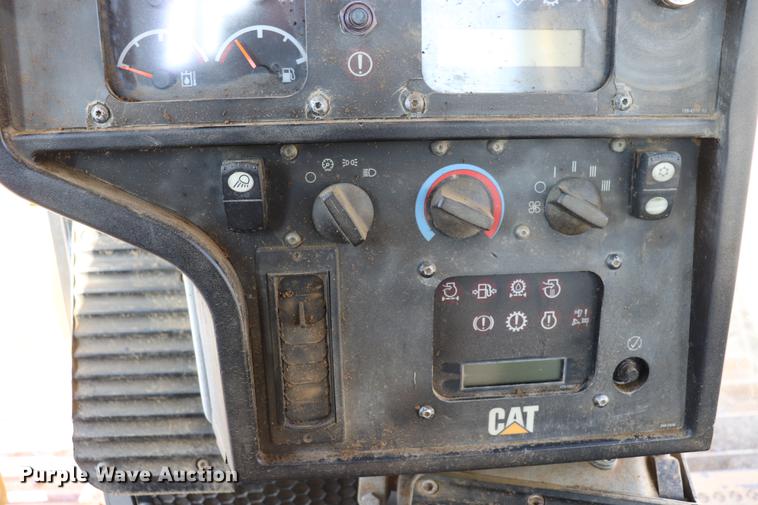 image for item EC9367 2005 Caterpillar D6R XW Series II dozer