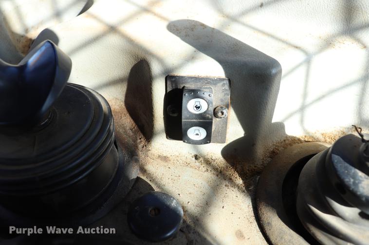 image for item EC9367 2005 Caterpillar D6R XW Series II dozer