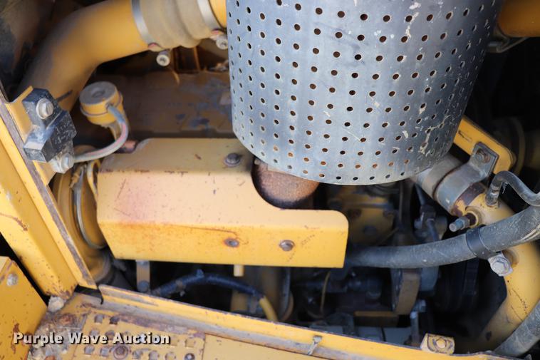 image for item EC9367 2005 Caterpillar D6R XW Series II dozer