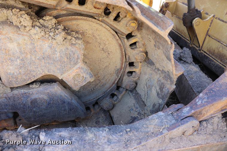 image for item EC9367 2005 Caterpillar D6R XW Series II dozer