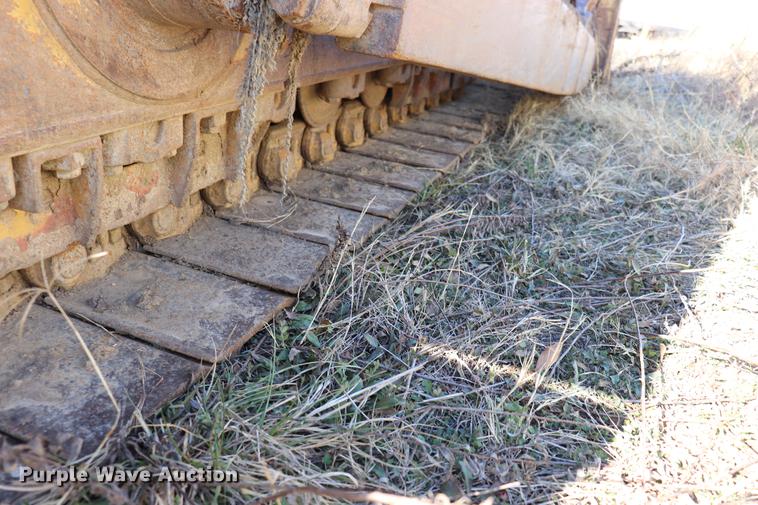 image for item EC9367 2005 Caterpillar D6R XW Series II dozer