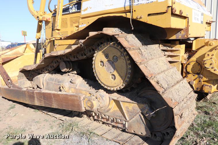 image for item EC9367 2005 Caterpillar D6R XW Series II dozer
