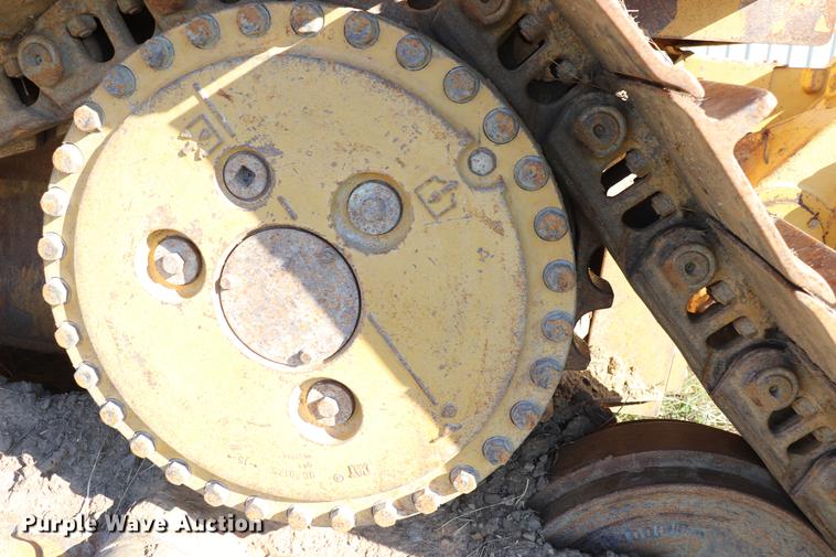 image for item EC9367 2005 Caterpillar D6R XW Series II dozer