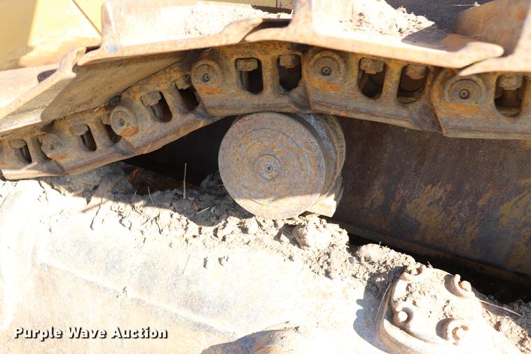 image for item EC9367 2005 Caterpillar D6R XW Series II dozer