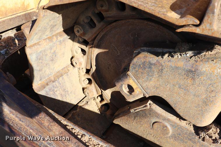 image for item EC9367 2005 Caterpillar D6R XW Series II dozer