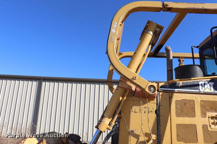 image for item EC9367 2005 Caterpillar D6R XW Series II dozer