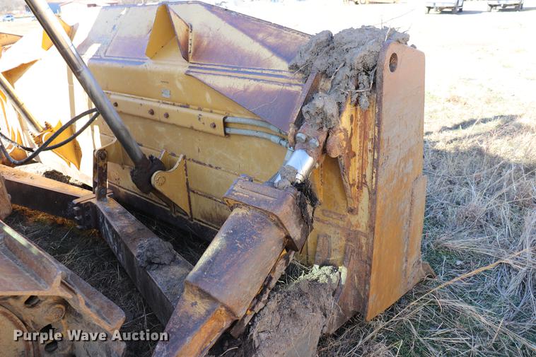image for item EC9367 2005 Caterpillar D6R XW Series II dozer