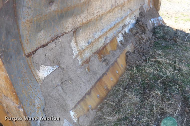 image for item EC9367 2005 Caterpillar D6R XW Series II dozer