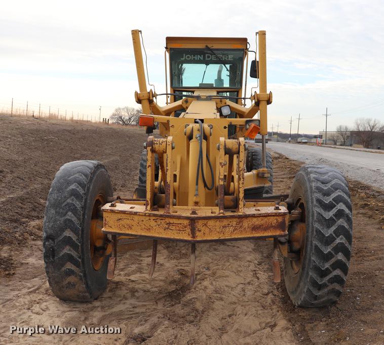 image for item EC9369 1997 John Deere 670CH motor grader