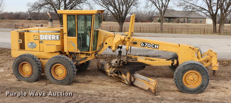 image for item EC9369 1997 John Deere 670CH motor grader