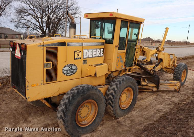 image for item EC9369 1997 John Deere 670CH motor grader