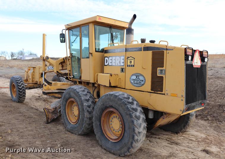 image for item EC9369 1997 John Deere 670CH motor grader