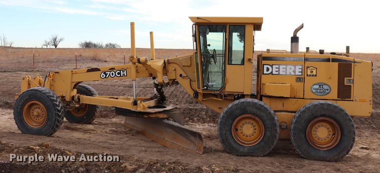 image for item EC9369 1997 John Deere 670CH motor grader