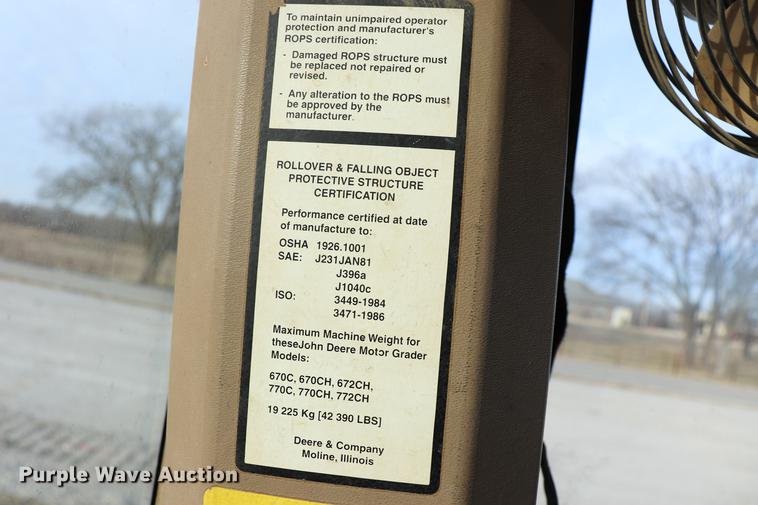 image for item EC9369 1997 John Deere 670CH motor grader