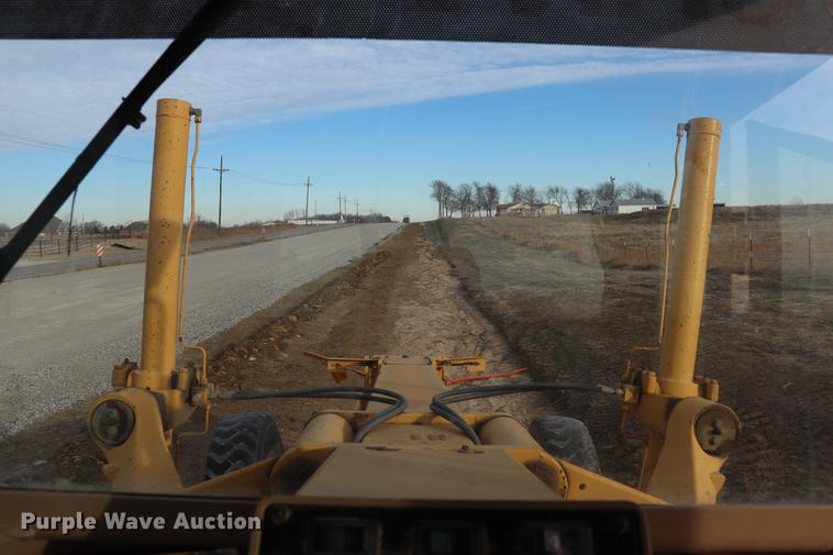 image for item EC9369 1997 John Deere 670CH motor grader