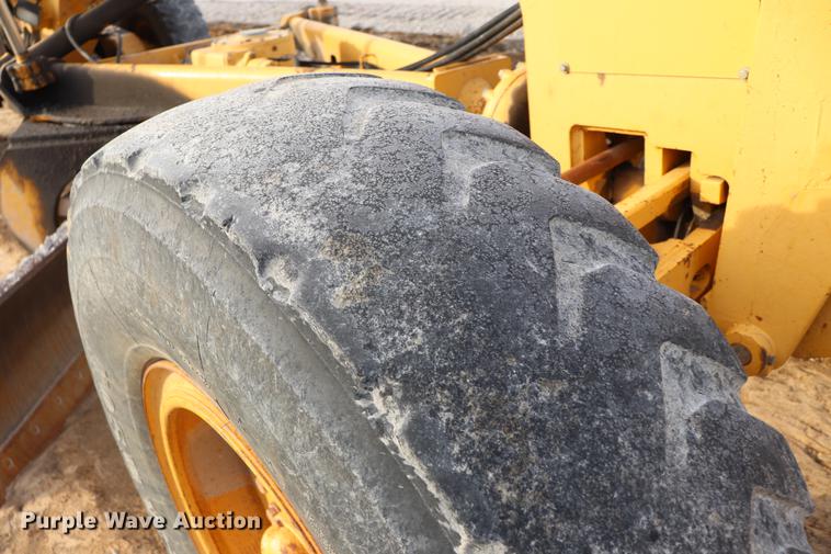 image for item EC9369 1997 John Deere 670CH motor grader