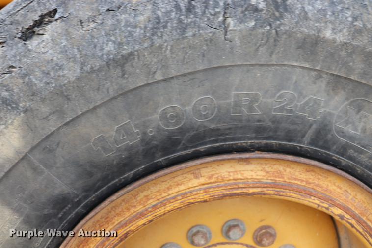 image for item EC9369 1997 John Deere 670CH motor grader