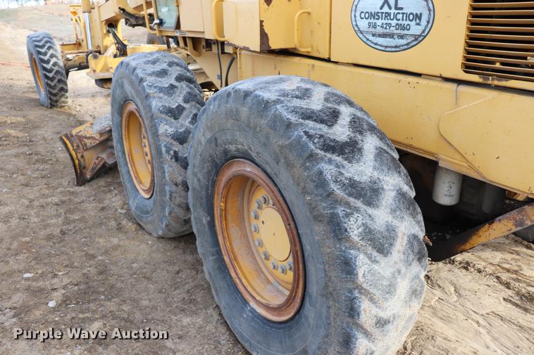 image for item EC9369 1997 John Deere 670CH motor grader