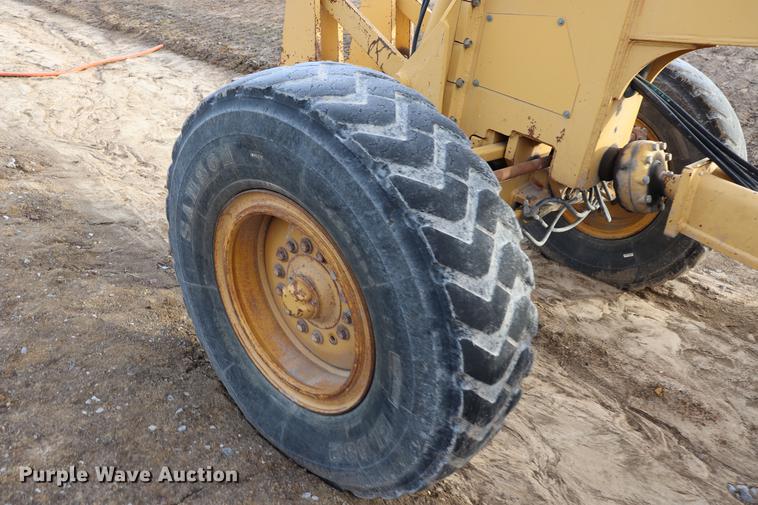 image for item EC9369 1997 John Deere 670CH motor grader