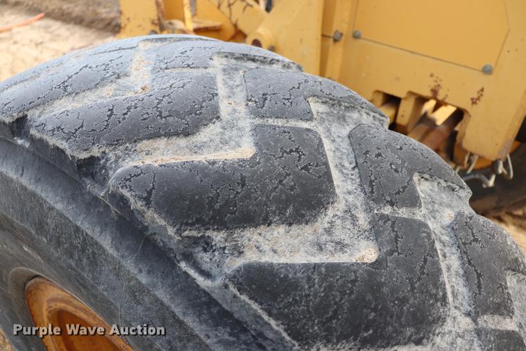 image for item EC9369 1997 John Deere 670CH motor grader