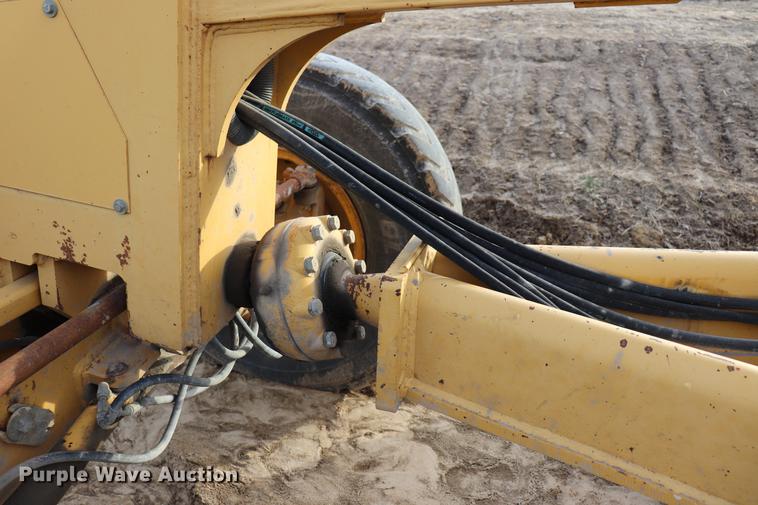 image for item EC9369 1997 John Deere 670CH motor grader