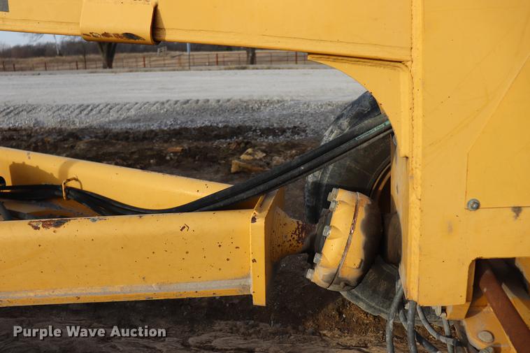 image for item EC9369 1997 John Deere 670CH motor grader