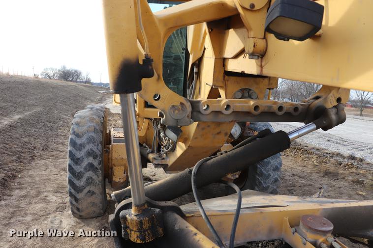 image for item EC9369 1997 John Deere 670CH motor grader