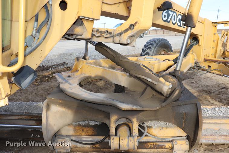 image for item EC9369 1997 John Deere 670CH motor grader