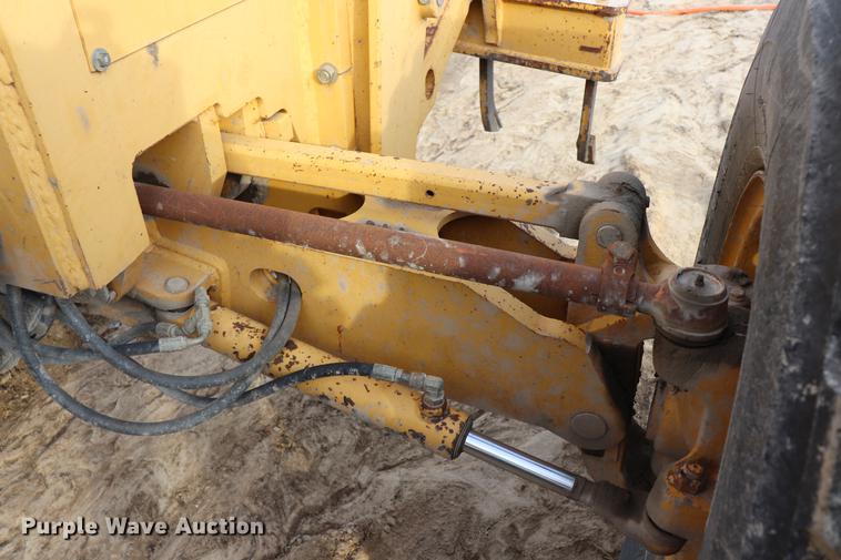 image for item EC9369 1997 John Deere 670CH motor grader