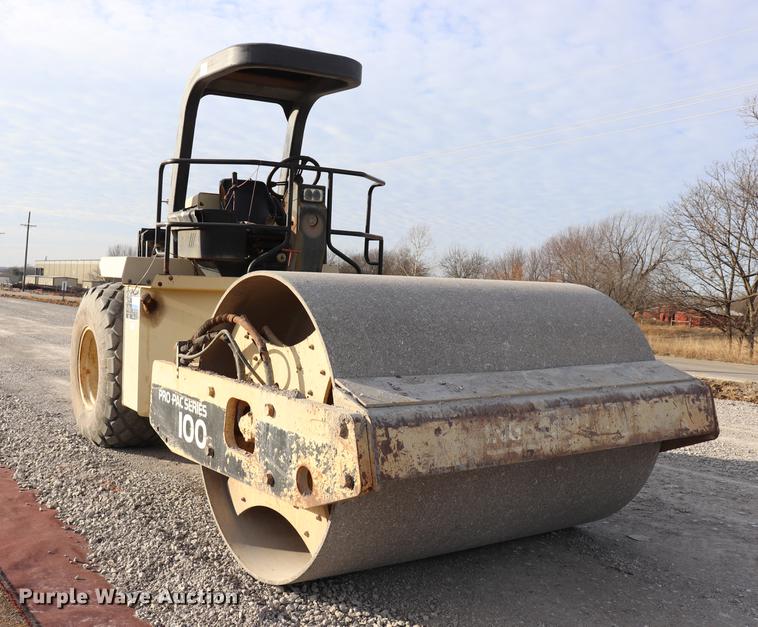 image for item EC9370 2000 Ingersoll Rand SD100D Pro Pac single drum vibratory roller