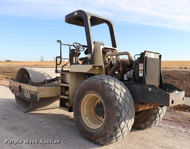 image for item EC9370 2000 Ingersoll Rand SD100D Pro Pac single drum vibratory roller