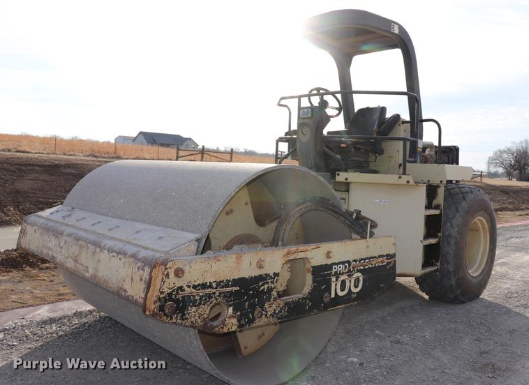 image for item EC9370 2000 Ingersoll Rand SD100D Pro Pac single drum vibratory roller