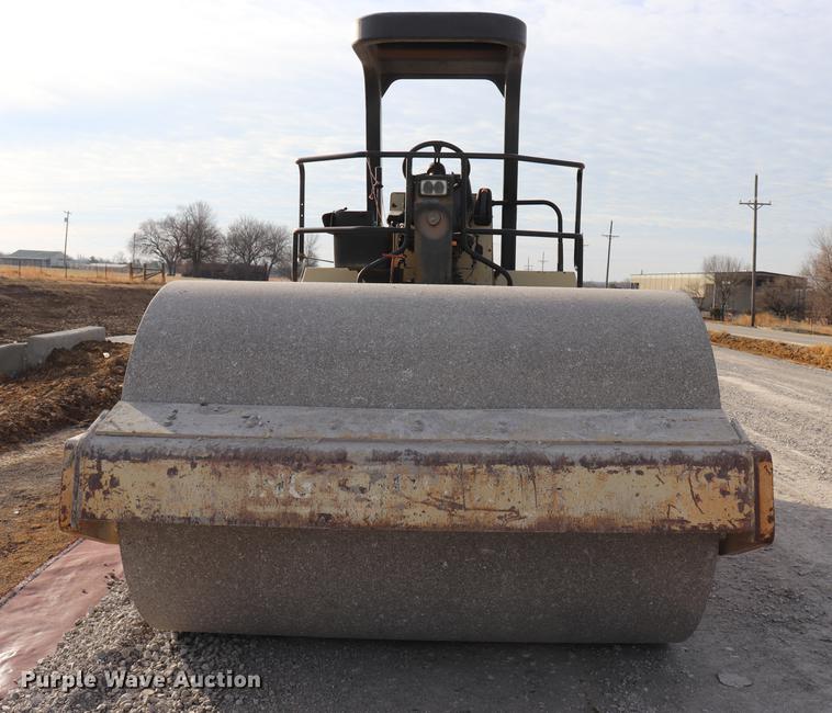 image for item EC9370 2000 Ingersoll Rand SD100D Pro Pac single drum vibratory roller