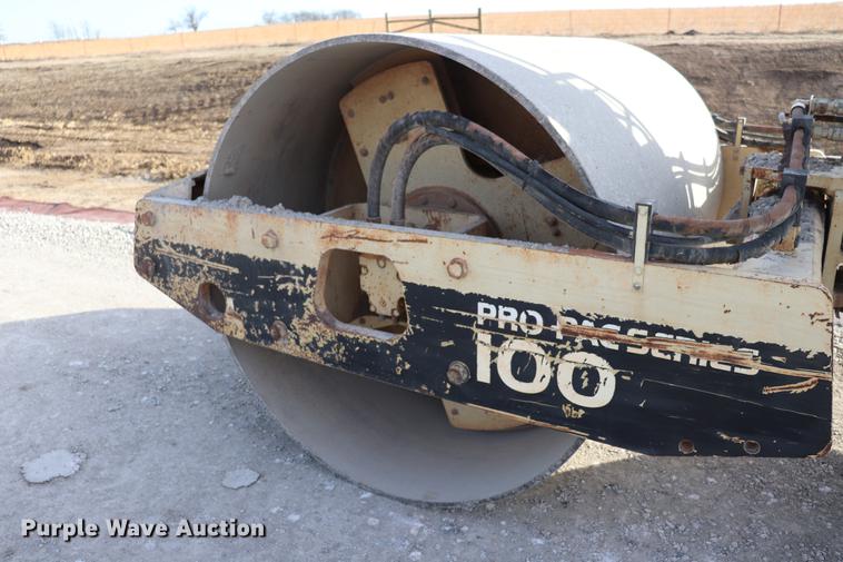 image for item EC9370 2000 Ingersoll Rand SD100D Pro Pac single drum vibratory roller