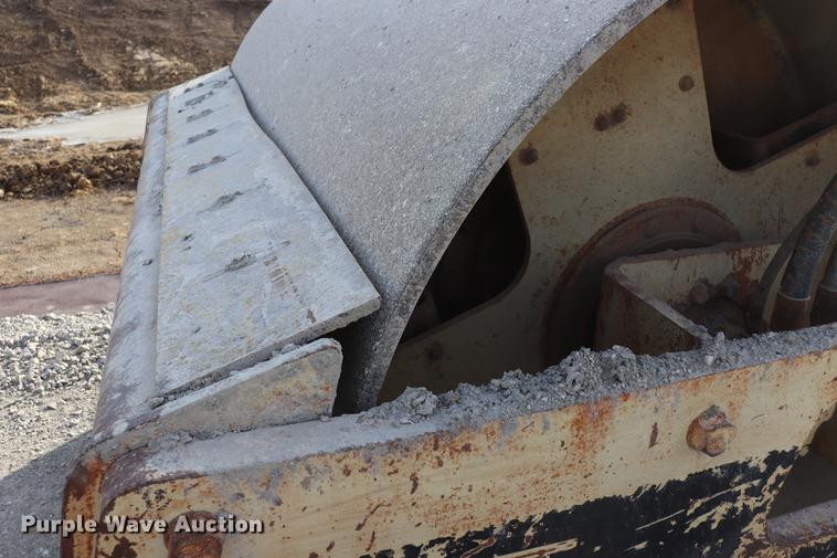 image for item EC9370 2000 Ingersoll Rand SD100D Pro Pac single drum vibratory roller