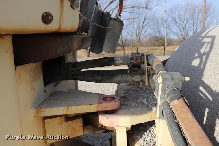 image for item EC9370 2000 Ingersoll Rand SD100D Pro Pac single drum vibratory roller