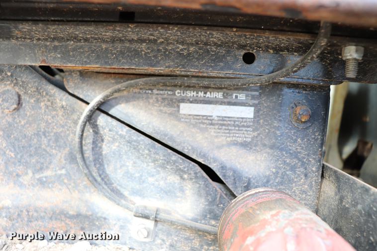 image for item EC9371 1995 Ford L9000 flatbed truck