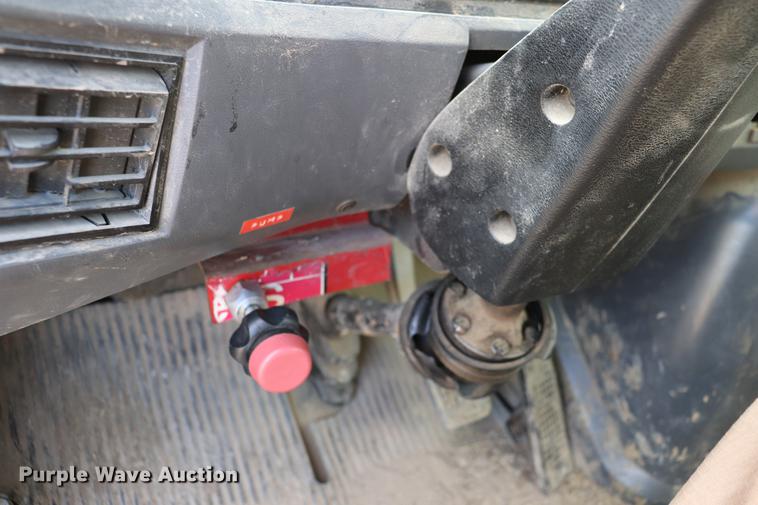 image for item EC9371 1995 Ford L9000 flatbed truck