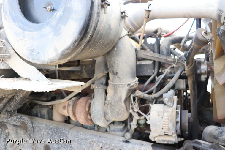 image for item EC9371 1995 Ford L9000 flatbed truck