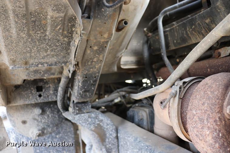 image for item EC9371 1995 Ford L9000 flatbed truck