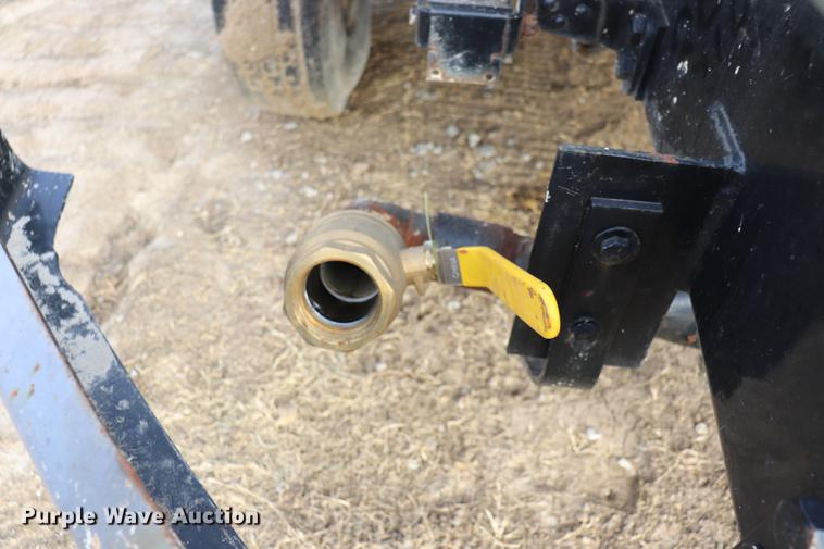 image for item EC9371 1995 Ford L9000 flatbed truck