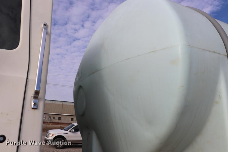 image for item EC9371 1995 Ford L9000 flatbed truck